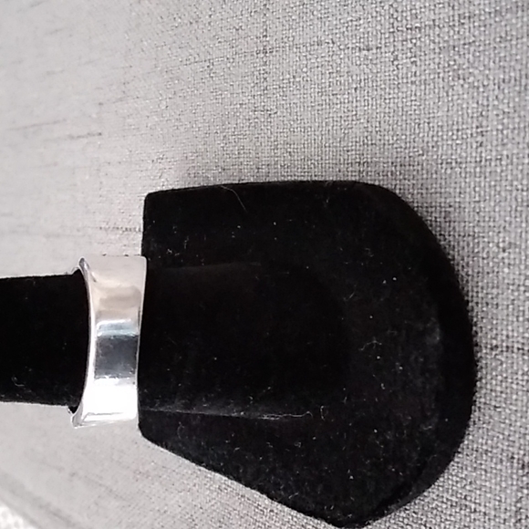 Sterling Silver 9.25 ring   PRICE DROPPED - Picture 5 of 8